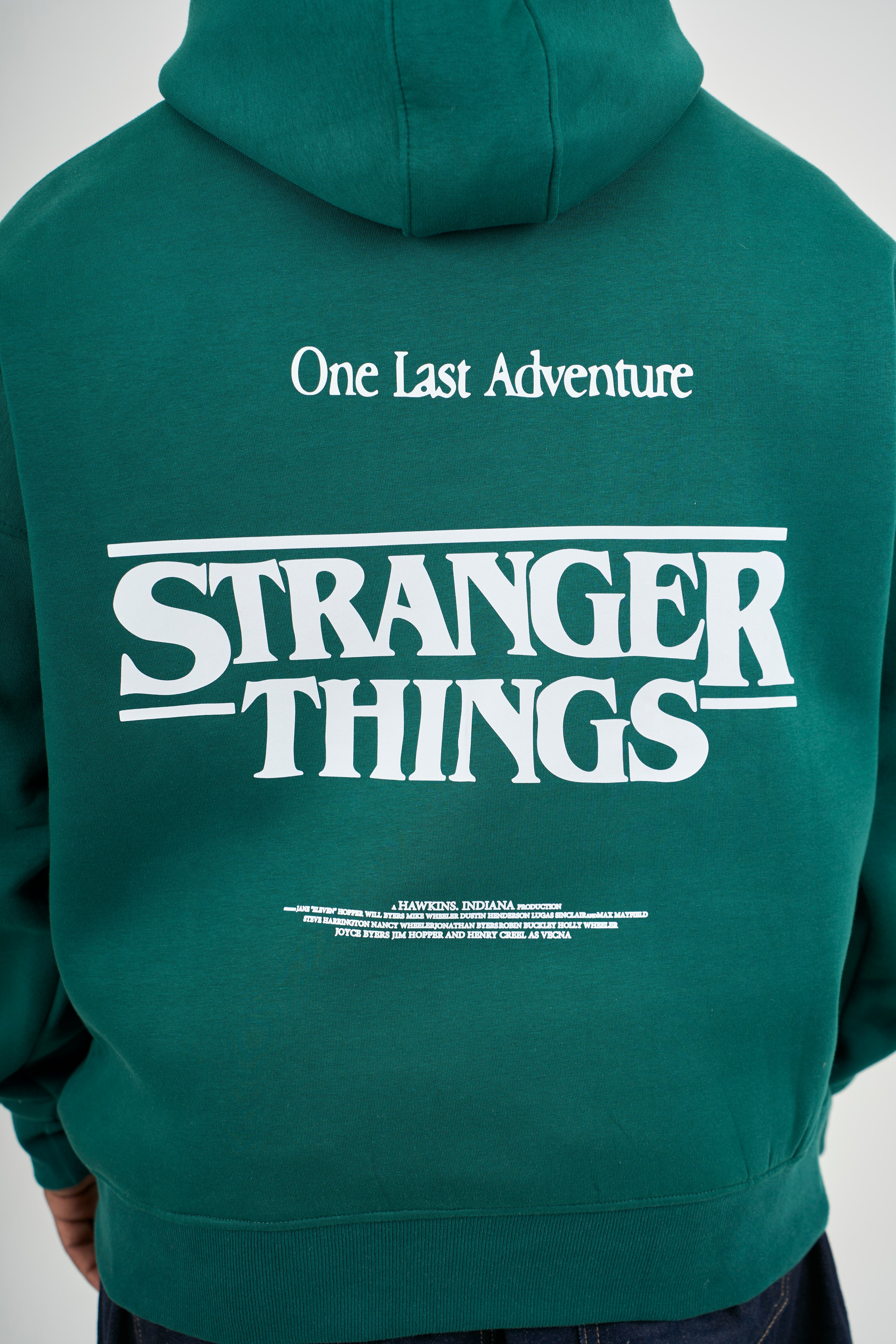 STRANGE THINGS IN GREEN