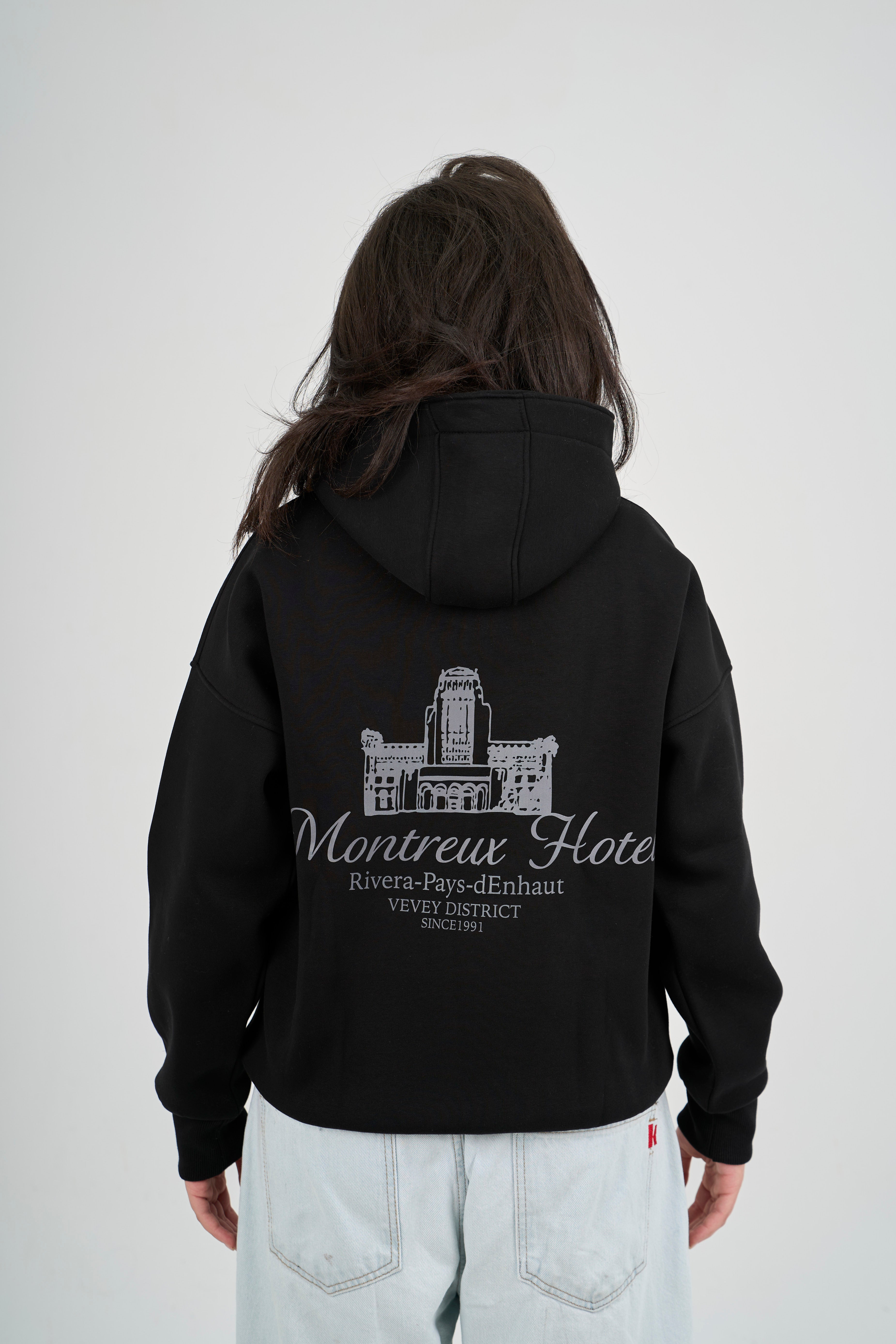 MONTREUX HOTEL IN BLACK