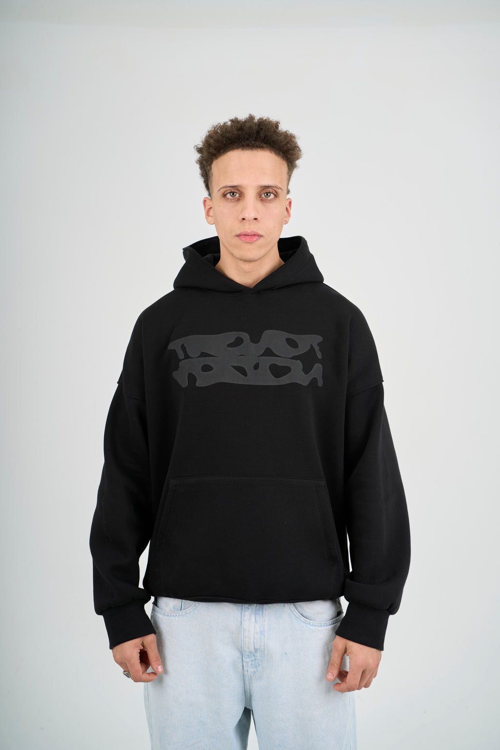 CREATIVE HOODIE IN BLACK